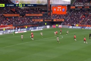 個人能力！登貝萊右路內切抽射破門，巴黎1-0領先洛里昂！