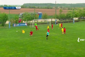 禁區內犯規送點！羅馬尼亞球員點射破門，U16國足0-2落后羅馬尼亞U16